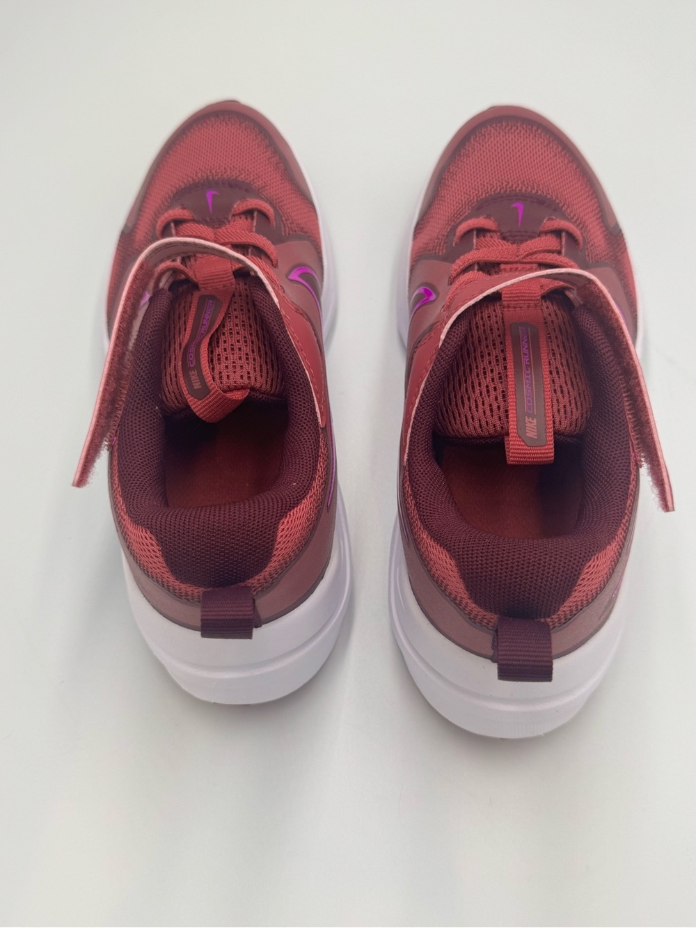 Nike Cosmic Runner Kids 1.5Y Sweet Beet Bordeaux Purple Running Shoes New - Picture 6 of 14